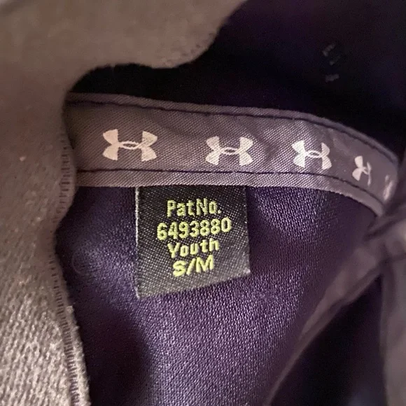 Youth S/M Under Armour baseball cap - Picture 5 of 7